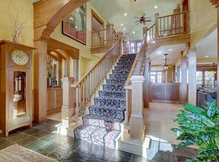 7541 S Cambridge Dr, Franklin, WI 53132