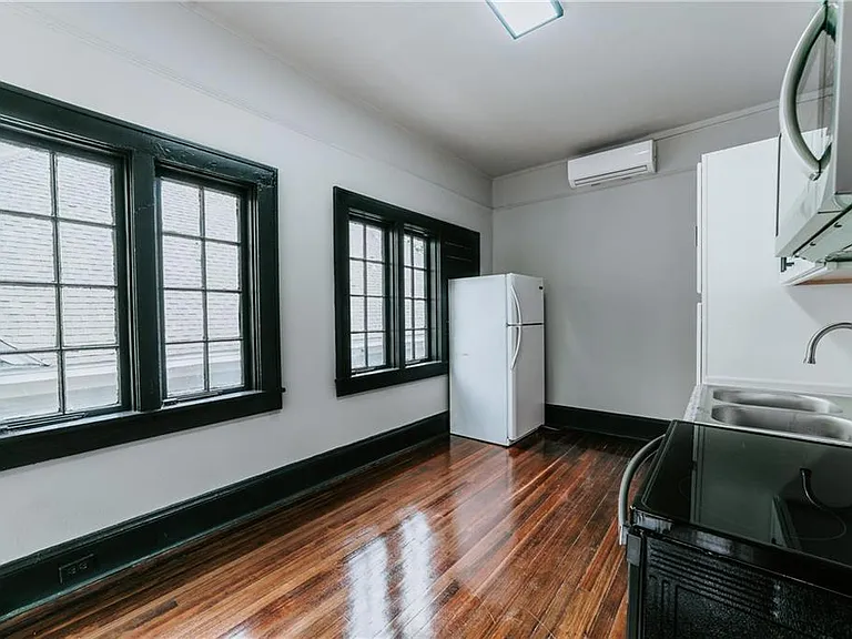 207 Michigan Ave #3 — Photo 12