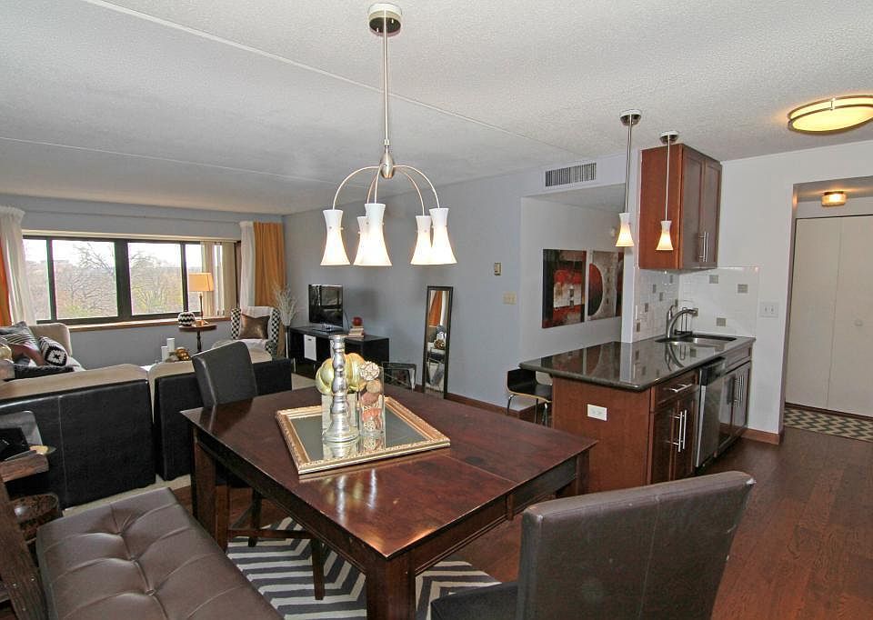 1st image of 1920 S 1st St APT 206