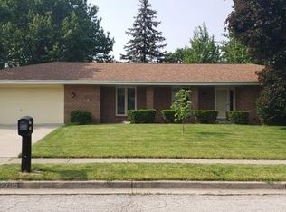 2705 Hall Ct, Bloomington, IL 61704