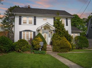 31 Redmond Ave, Bay Shore, NY 11706