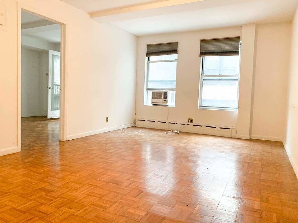 1st image of 52 E 13th St #E6