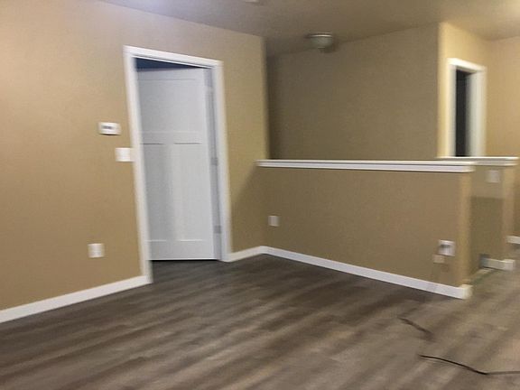 4th image of 206 S H St