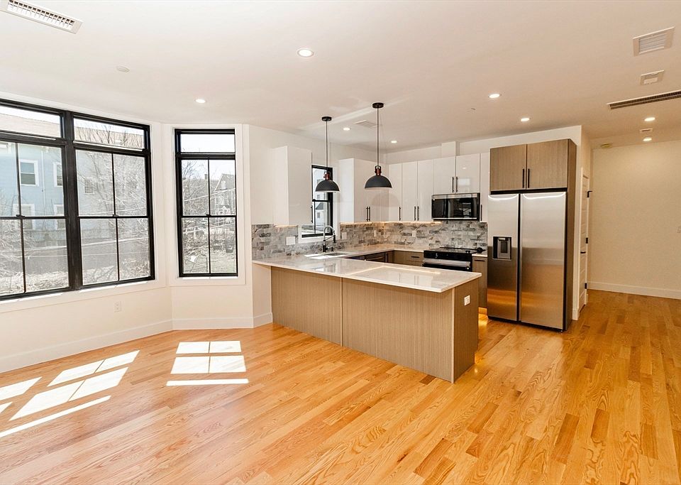 1st image of 30 Clifton St #30C