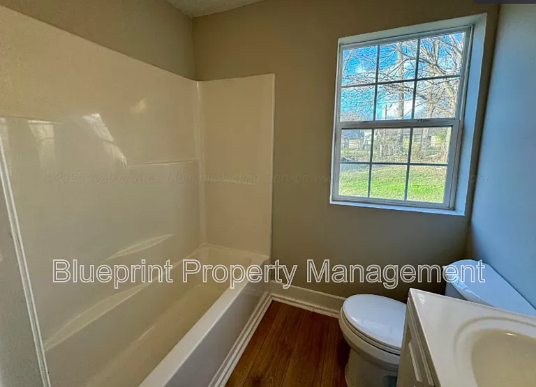 1532 Bay Ave SW — Photo 7