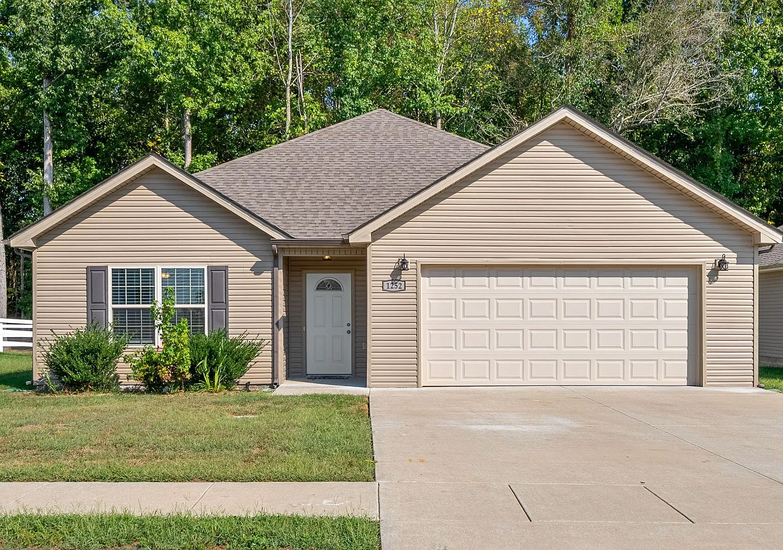 Pet Friendly Three Bedroom! Six Month Lease Only! — Photo 1