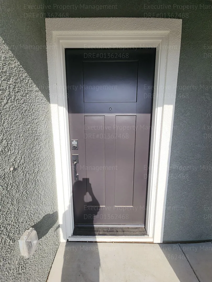 4 bedroom 3 bathroom corner lot home near Gosford Rd/ McKee Rd — Photo 4