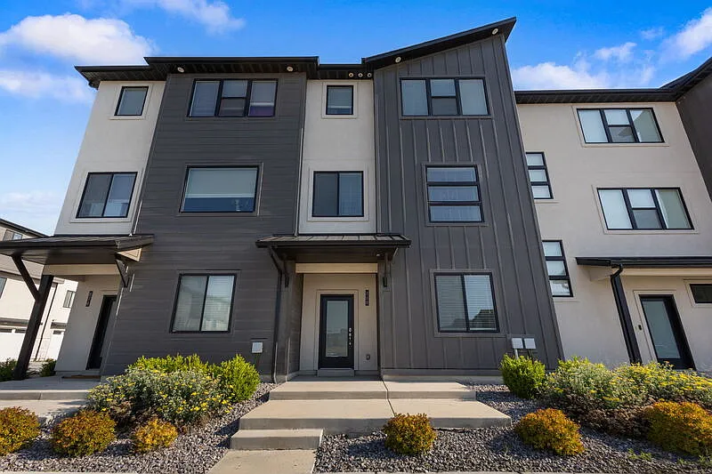 4 bed, 3.0 bath, 1953 sqft, $625 — Photo 3