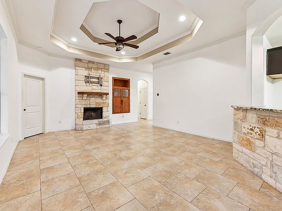 4th image of 9 Rock Hollow Cir