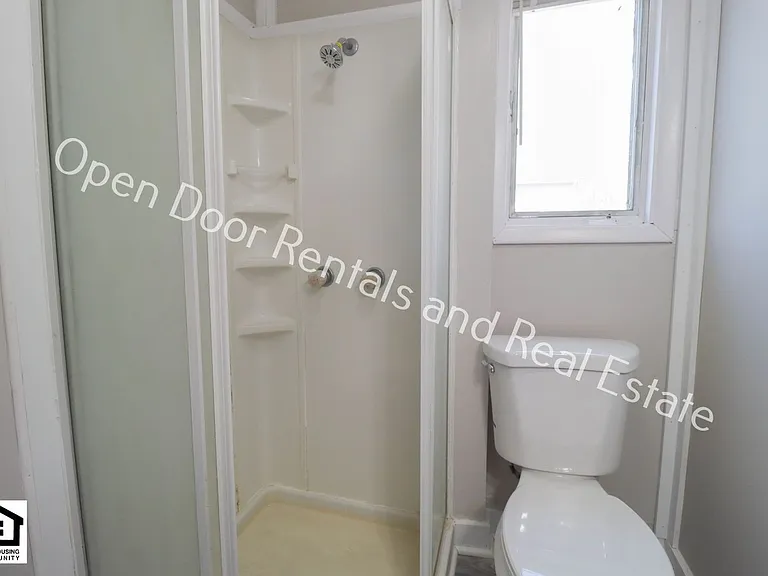 210 W 4th St — Photo 8
