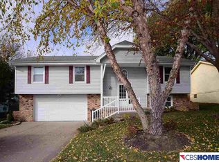 1204 Laport Dr, Papillion, NE 68046