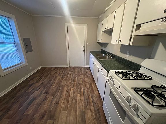5th image of 3129 Laurel St