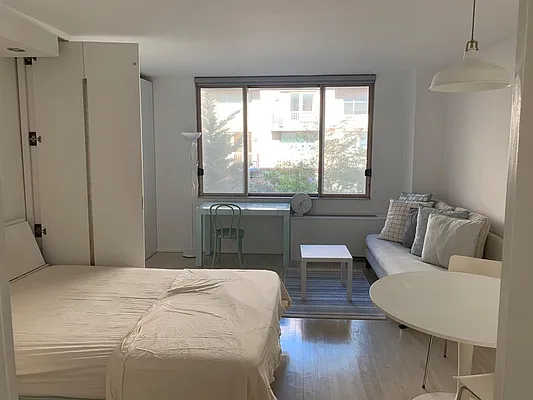 Rented by Yoon Realty Group | media 18