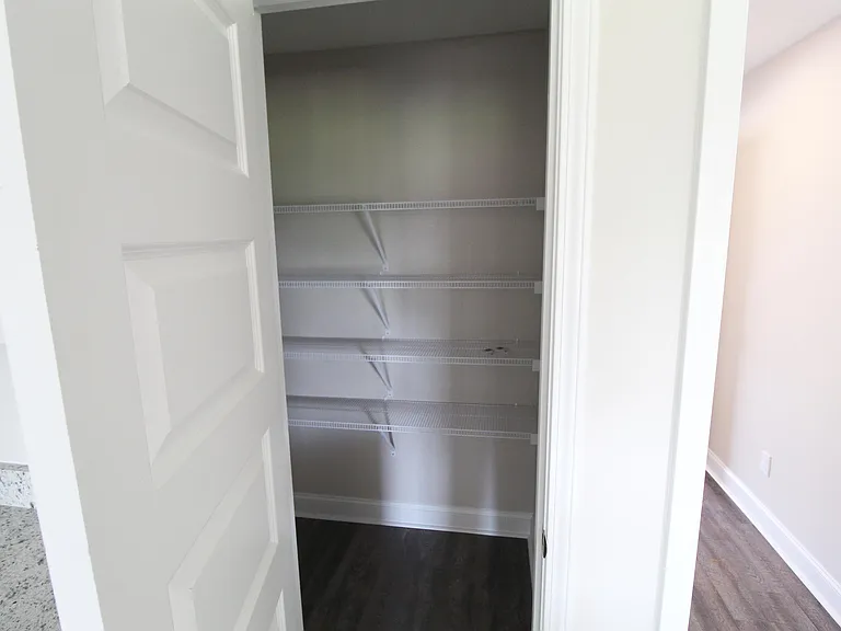 406 Noble Ct — Photo 38
