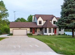 11104 Southbrook Dr, Ceresco, MI