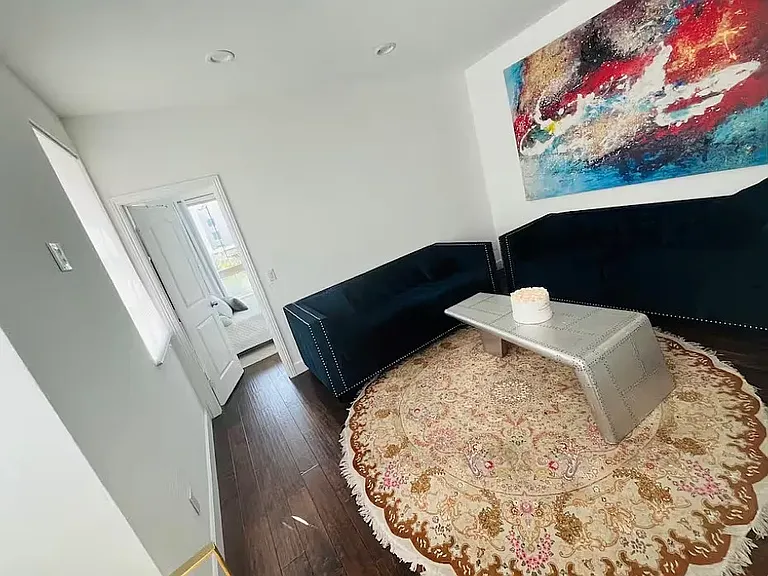 67 Vantis Dr — Photo 8