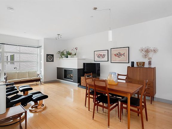 4th image of 1137 Meares St #4