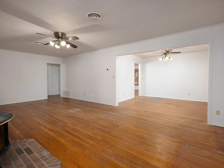 2050 Bowie St — Photo 5