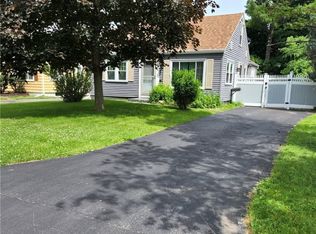 184 Stonefield Rd, Syracuse, NY 13205