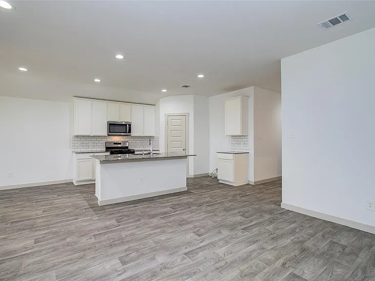 10602 Great Basin Dr — Photo 6
