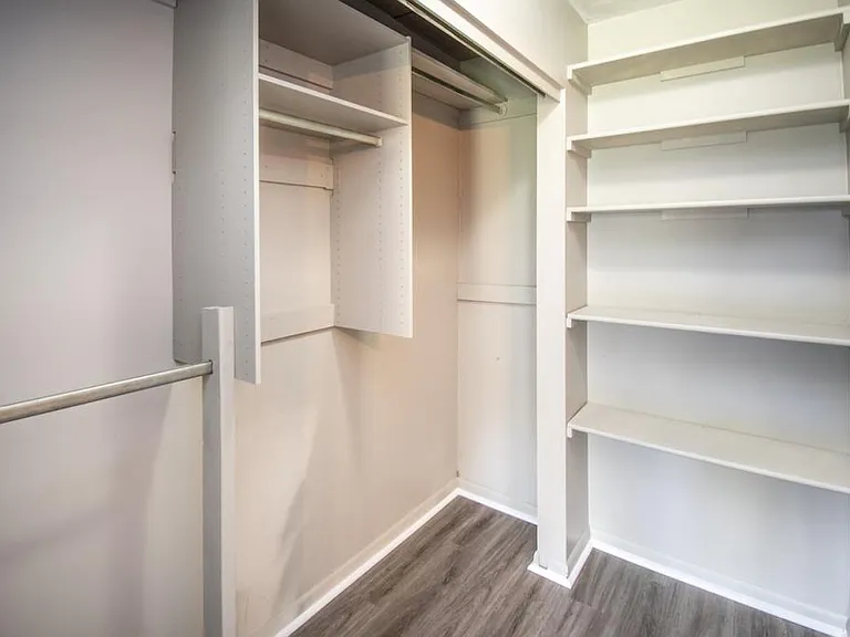 1220 Hillcrest Dr — Photo 9