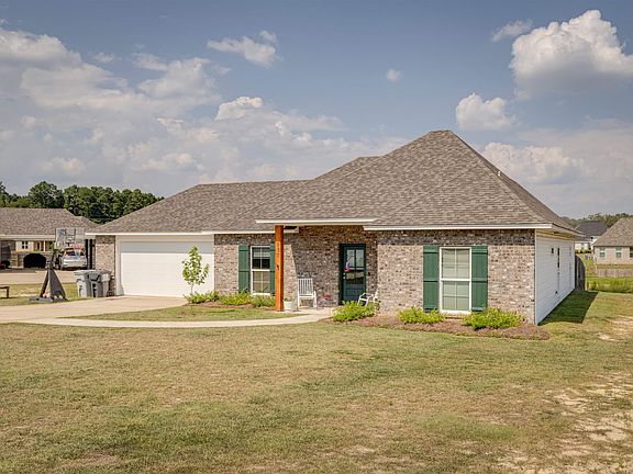 2nd image of 137 Yellow Pine Dr