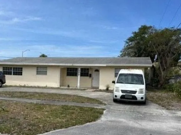 200 N Ware Dr, West Palm Beach, FL 33409