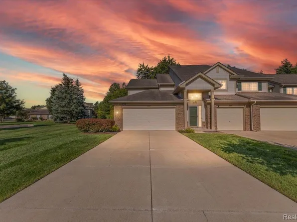 392 N Vis, Auburn Hills, MI 48326