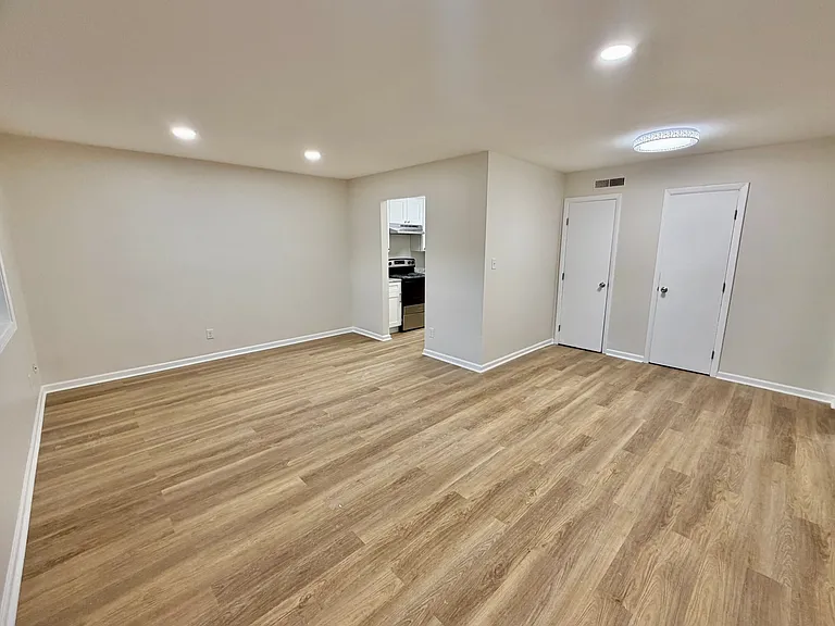 Sherwood Forest Apartments — Photo 44