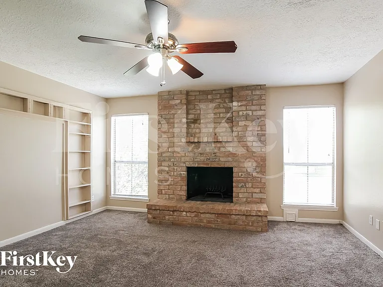 4754 Hickory Downs Dr — Photo 4