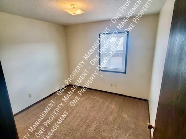 1128 Hancock Dr #12, Boone, IA 50036