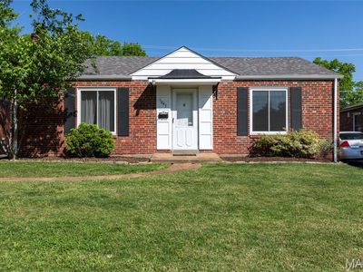 1047 Raisher Dr, Saint Louis, MO, 63130