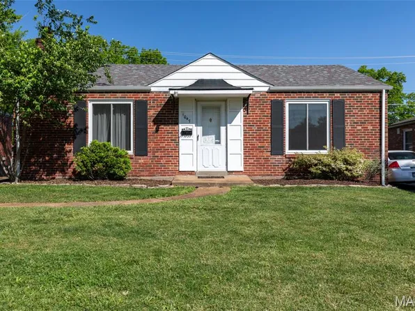 1047 Raisher Dr, Saint Louis, MO 63130
