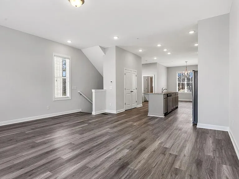 2761 Bell Dr SE — Photo 20
