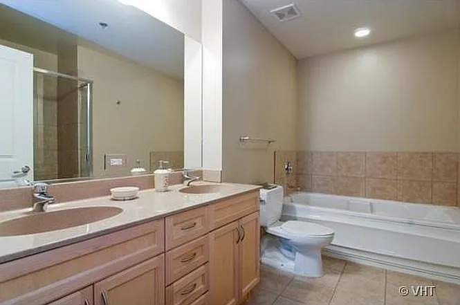 1250 S Michigan Ave #502 — Photo 5
