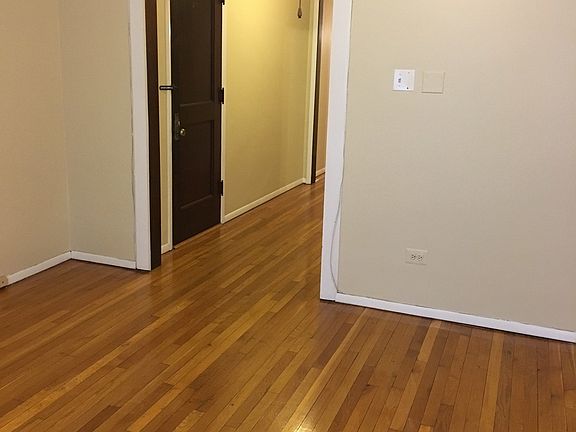 3rd image of 6248 N Wayne Ave APT 1