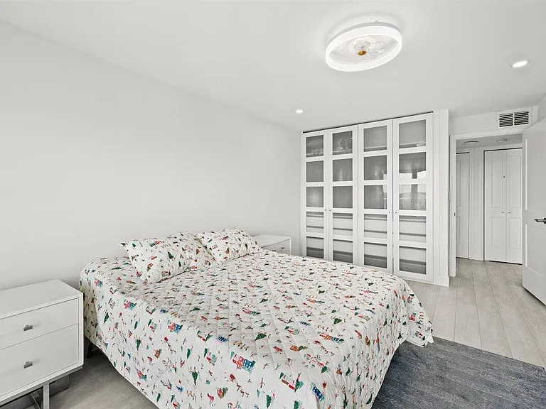 1401 N Riverside Dr #1104 — Photo 14
