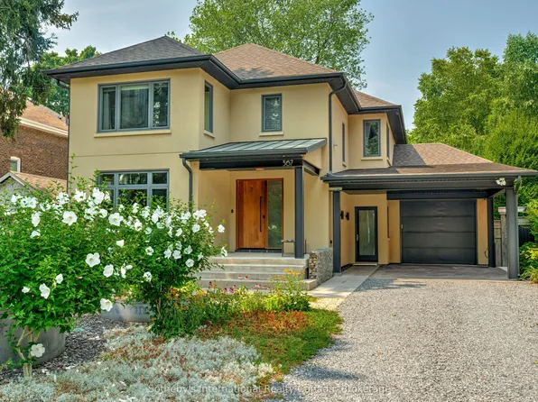 367 Spruce St, Oakville, ON L6J 2H2