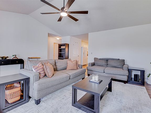 5th image of 118 Palm Branch Way