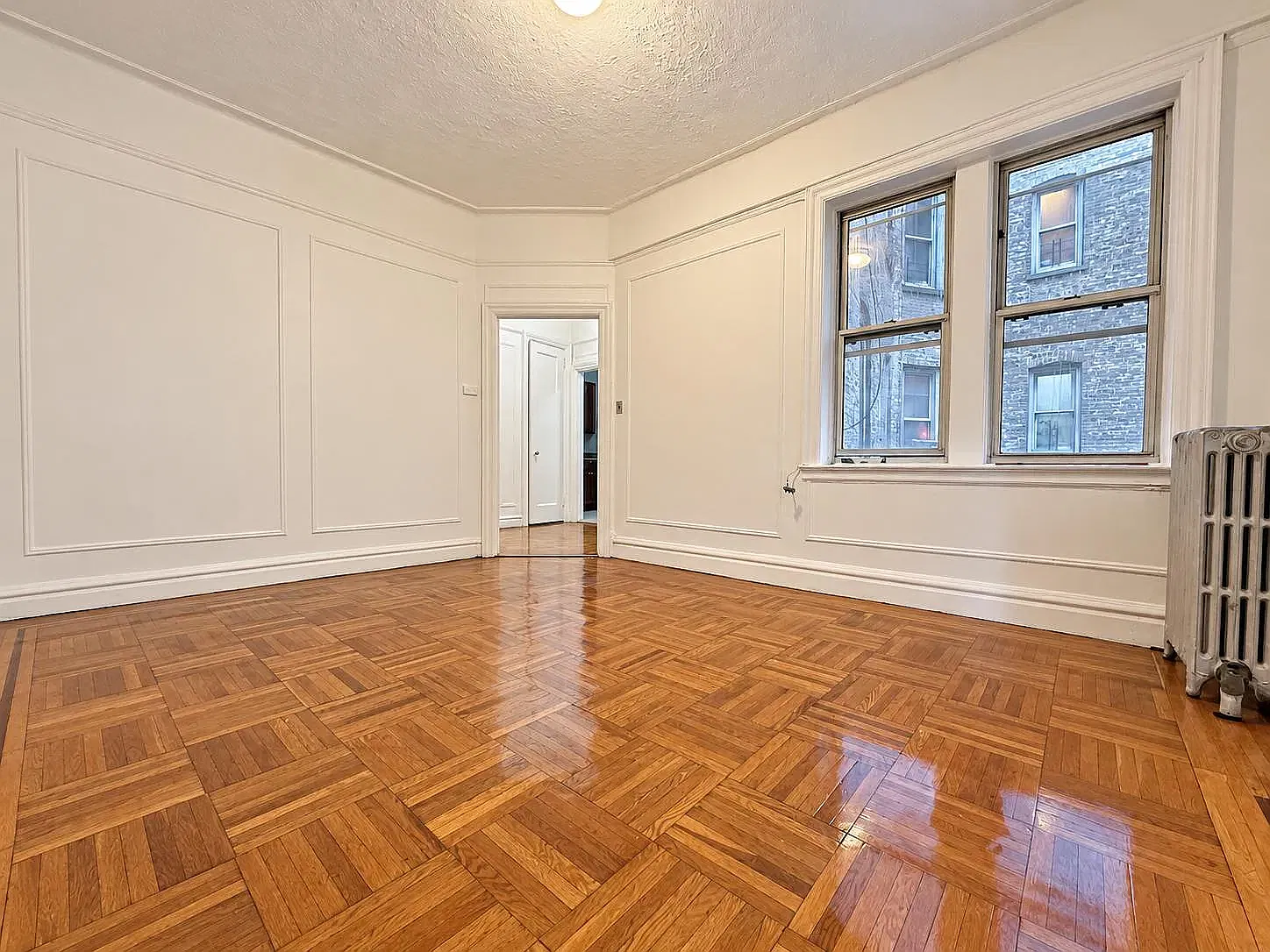 10 Park Terrace East — Photo 2