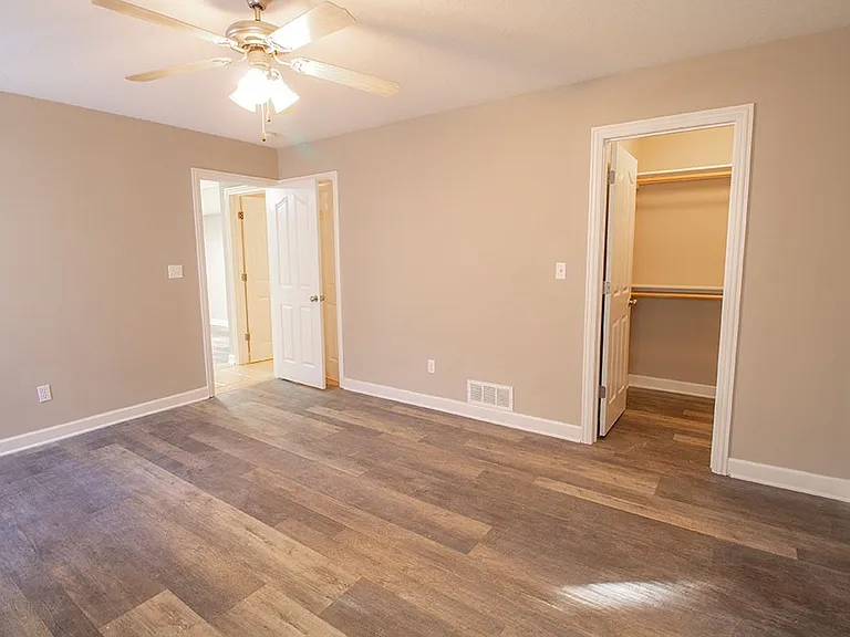 1311 Raleigh Dr — Photo 15