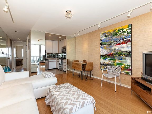 3rd image of 1050 N Point St APT 1406
