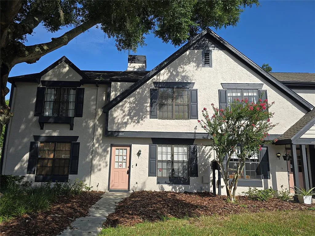 2 bed, 2.5 bath, 1136 sqft, $1,450 — Photo 2