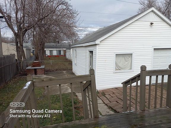 3rd image of 1635 E Madge Ave