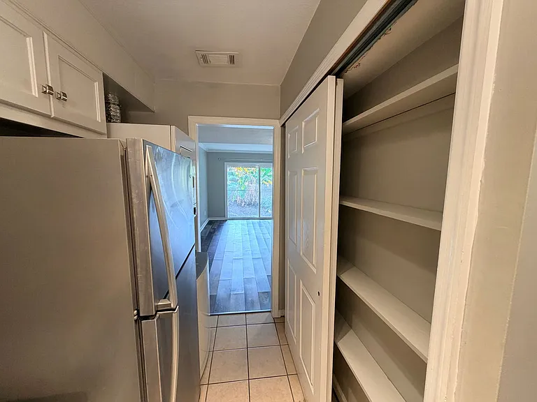 Center Town Condominiums — Photo 48