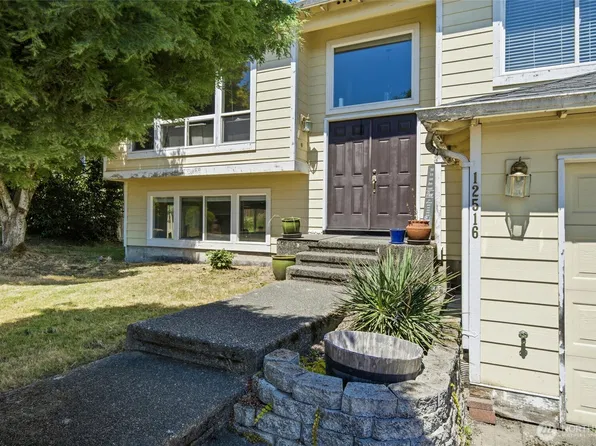 12516 SE 225th Court, Kent, WA 98031
