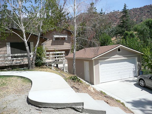 View of upper level yard