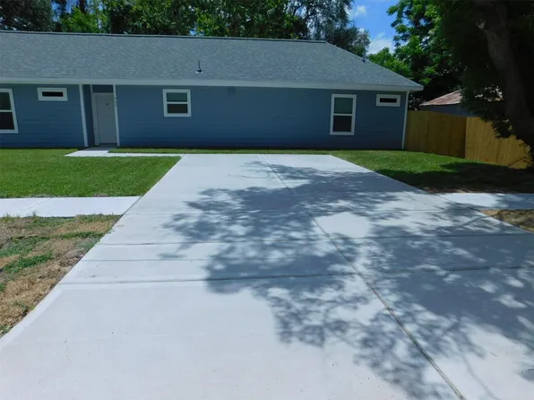 904 W Sealy St, Alvin, TX