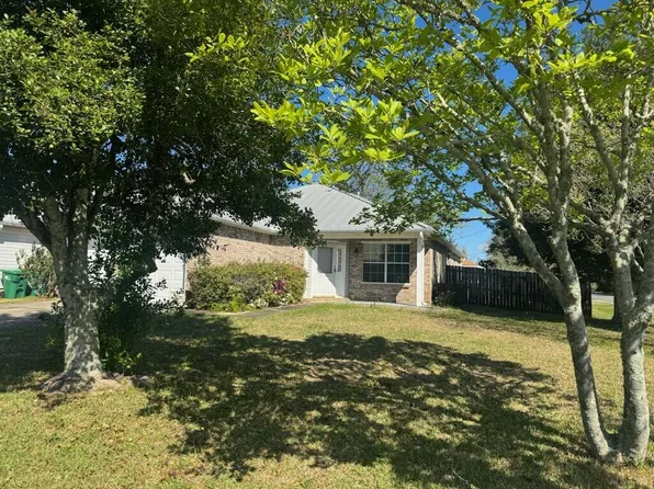 451 W Park Dr, Mary Esther, FL 32569