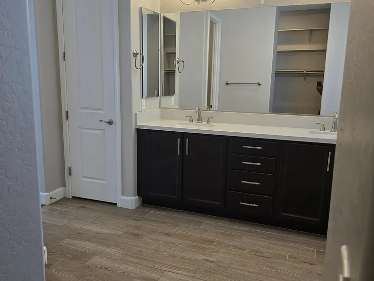 5605 N 189th Dr — Photo 15